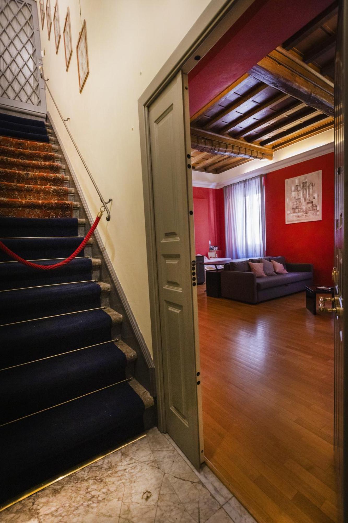 Barberini Apt Close To Fontana Di Trevi Roma Dış mekan fotoğraf