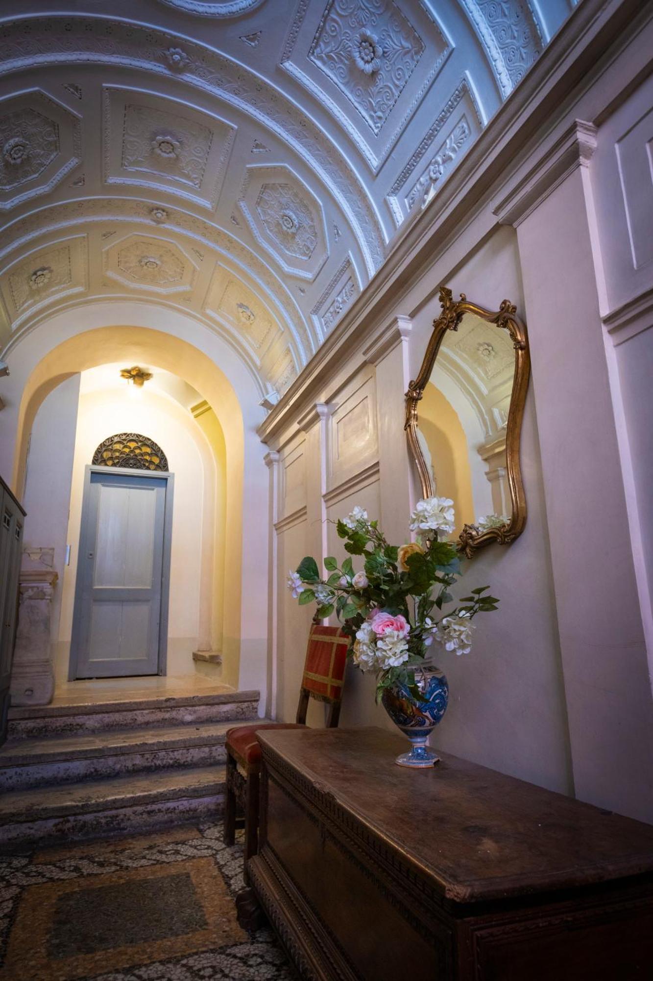 Barberini Apt Close To Fontana Di Trevi Roma Dış mekan fotoğraf